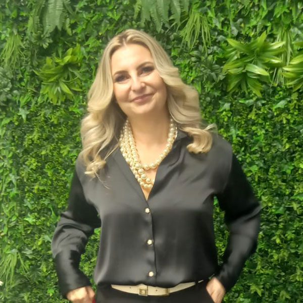 cropped-ioana.jpg